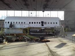 4 weeks, 5 creative teams and over 1200 hours at romaero. Un Boeing 737 Transformat In Instalatie De Arta Va Fi Piesa Centrala A Viitoarei Editii Radar S A Lucrat 1200 De Ore Pentru A Crea Nava Spatiala De La Romaero
