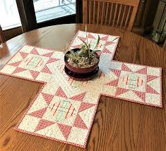 This Runner Is Perfect For A Round Or Square Table Quilting Digest Table Topper Patterns Quilted Table Runners Holiday Table Runner