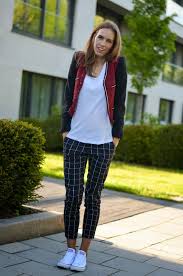 Black And White Square Pants Outfit Ideas Mom Toddler Mothersday Outfit Square Pants Outfit Casual Printed Pants Outfits Casual Pants Outfit Casual