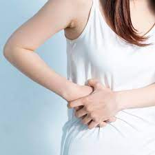 Mais parce qu'ils touchent notre intimité, il est parfois difficile d'en parler. Mal Aux Ovaires Les Symptomes Qui Doivent Pousser A Consulter Femme Actuelle Le Mag