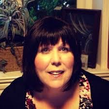 Roxanne Hill's Instagram, Twitter & Facebook