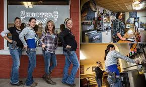 Change is the future and lauren is ready to lead the way. Colorado Shooters Grill Arms Waitresses With Loaded Guns Daily Mail Online
