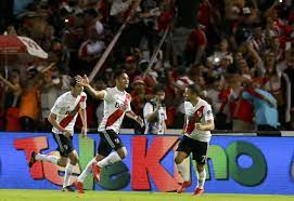 De rossi firmó camisetas en la práctica. River Gana 2 0 A Boca Y Se Consagra Campeon De La Supercopa Argentina Deportes El Pais