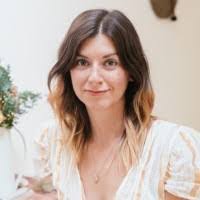 Jennifer Wirt's Instagram, Twitter & Facebook