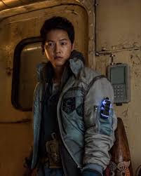 Watch space sweepers (2021) hindi dubbed from player 2 below. Kim Tae Ri Song Joong Ki Are Stylish In Stills From Upcoming Film Space Sweepers Kdramapal