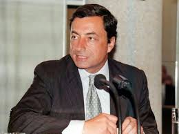 Feb 03, 2021 · mario draghi, chi erano i genitori carlo e gilda: Mario Draghi Eta Altezza Peso Moglie E Figli Carriera