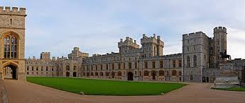 Tekniske specifikationer, tonnage og management detaljer er trukket fra vesselfinder database. Windsor Castle Wikiwand