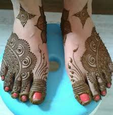 0772fb18ce8f5dbf4becc215d35c6cbe Jpg 552 557 Leg Henna Designs Legs Mehndi Design Henna Designs Feet
