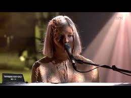 Bu şarkıyı sms ile indirmek için hemen tıklayın. Aurora Life On Mars David Bowie Youtube