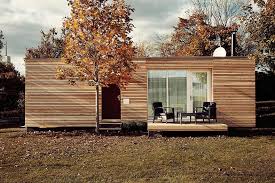 Casas de madera de diseño, modernas y ecológicas construidas con un innovador proceso de industrialización que. Casas Ecologicas Prefabricadas Detailers Simon