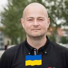 Hi everyone, my name is Brian Carnegie and I was a dj in the black and  white club in Haslev in the 1980s and made a couple of great friends who I