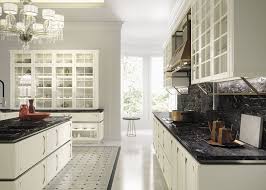 Snaidero Usa Which Has Promoted Its Extremely Modern European Style Cabinetry It 39 S Par Classic Kitchens Classic Kitchen Cabinets Kitchen Design Pictures