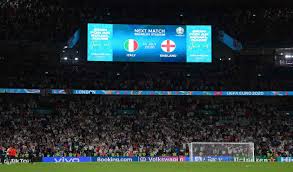 +la última final de eurocopa, disputada en parís y con portugal como campeón: 9ywe7h2nddaaem