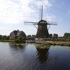 Kaag resort ligt op een unieke locatie aan de leede in warmond met een open verbinding naar de kager plassen. Waterfront Apartments By Kaag Resort