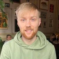 Nadine Barron's Instagram, Twitter & Facebook