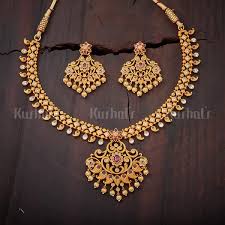 Traditionally Crafted Antique Necklace Studded With Ruby And White Stones An Gold Necklace Designs Gold Fashion Necklace Gold Necklace Indian Bridal Jewelry