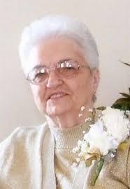 Effie Horne's Instagram, Twitter & Facebook