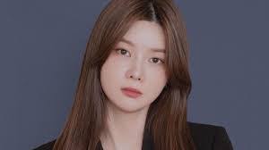 Nicole Kimber's Instagram, Twitter & Facebook