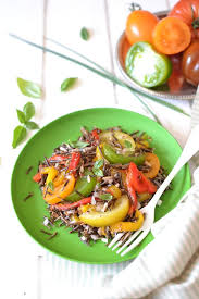 Salade De Riz Sauvage Aux Poivrons Rotis Et Tomates Anciennes Les Recettes De Juliette Salade De Riz Sauvage Salade De Riz Recette Salade De Riz