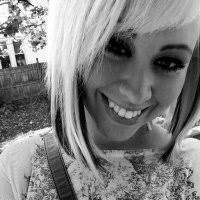 Mina Davis (@MinaaDavis)