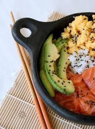Cuisine Japonaise Chirashi Ou Chirachi Au Saumon Avocat Et Omelette Tamogo Yaki Recette Cuisine Japonaise Recette Asiatique Cuisine Asiatique