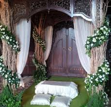 Buat kamu yang ingin menggelar pernikahan sederhana di rumah inspirasi dekorasi minimalis ini bisa jadi pilihan. Inspirasi Untuk Membuat Dekorasi Akad Nikah Lesehan Di Rumah