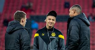 Granit xhaka vom fc arsenal und der dortmunder manuel akanji laufen nun in blond auf. Dfl Bestraft Jadon Sancho Und Manuel Akanji Vom Bvb Wegen Friseurtermin