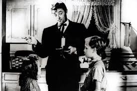 Robert mitchum was an underrated american leading man of enormous ability, who sublimated his talents beneath an air of disinterest. Bild Zu Robert Mitchum Die Nacht Des Jagers Bild Billy Chapin Charles Laughton Robert Mitchum Sally Jane Bruce Filmstarts De