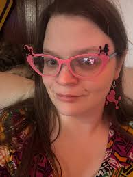 Short topper holder from Etsy for accessories