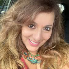 Are many restaurants open for dinner