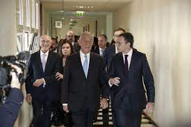 mɐɾˈsɛlu ˈnunu ˈdwaɾtɨ ʁɨˈbelu dɨ ˈsozɐ; Marcelo Revela O Grande Presente Este Ano Foi Ter O Meu Neto Francisco Comigo