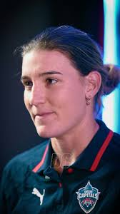 Experience in the bowling lineup so good, even Belsey couldn’t help but  admire it 🫡, #WPL2025 [Annabel Sutherland]