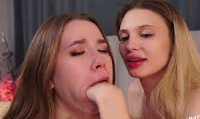 Lesbian Hand Gagging - ThisVid.com