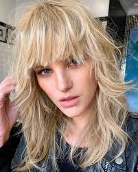 Perfetta con tagli di capelli lunghi e medi, è un tipo di frangia che. I Migliori Tagli Per Capelli Fini Le Proposte Per Dare Volume Trucchi Tv