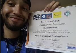 Fabian Rivers, AKA Dready Vet, trains with us in India // WVS