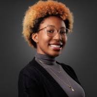 300+ profilů „Douge“