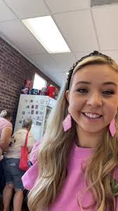 Carmen Schoolcraft's Instagram, Twitter & Facebook