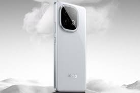 iQOO Z10 Turbo Pro (12GB - 256GB) - Chip Snapdragon 8s Gen 4
