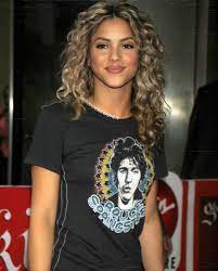 Shakira In 2020 Shakira Hair Good Looking Women Shakira