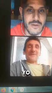 Las muletas, su edad, no le impiden participar y aprender .