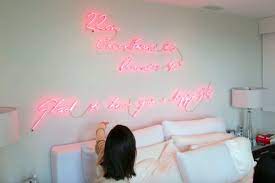 Kendall jenner's house in beverly hills ($8.55 million beauty) check out photos of kendall jenner's house in beverly hills. Kendall Jenner Bedroom Neon Light Neon Sign Bedroom Neon Signs Kendall Jenner Bedroom