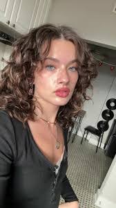 Lauren Rayburn's Instagram, Twitter & Facebook