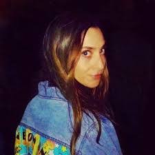 Lindsay Garrison's Instagram, Twitter & Facebook