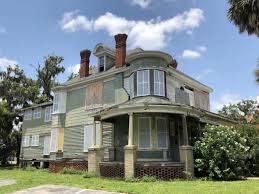 Https Www Oldhousedreams Com 2019 03 21 C 1900 Brunswick Ga George F Barber Victorian Homes Historic Homes For Sale Historic Properties