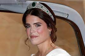 Im alter von zwölf jahren musste die enkelin der queen (94) schließlich operiert werden. Prinzessin Eugenie Das Steckt Hinter Ihrer Narbe Gala De