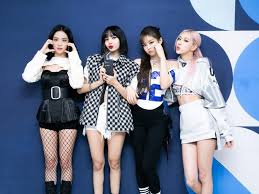 ลลิษา มโนบาล atau ปราณปริยา มโนบาล) (lahir 27 maret 1997), yang lebih dikenal dengan julukannya lisa, adalah seorang penyanyi, penari dan rapper asal thailand yang berbasis di korea selatan.ia dikenal karena menjadi anggota grup vokal perempuan korea selatan blackpink Blackpink Sbs Inkigayo Stage 24 365 With Blackpink Facebook