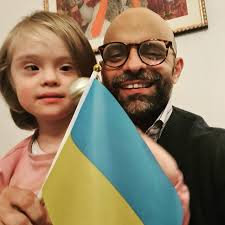 Le origini di Alba sono ucraine, ed io ne sono profondamente orgoglioso.  Non nascondo il mio turbamento quando sono iniziati i bombardamenti. Ho  pensato a chi era lì e rischiava la vita