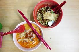 Their whole schtick centres around curry chee cheong fun dishes served with char siew and sio bak, while also having local delights such as curry mee and ipoh hor fun. Jalan Ipoh Curry Mee Laksa And Kon Loh Mee Dry Noodles Flickr