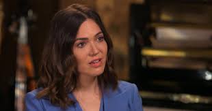 Ама́нда ли «мэ́нди» мур — американская певица, актриса и автор песен. Mandy Moore Returns To Music With Silver Landings Cbs News