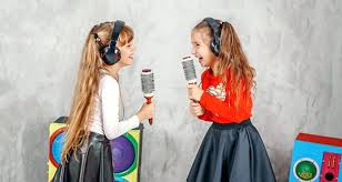 La baby dance propone ai bambini una musica che sia divertente, stimolante e nel contempo. Le Canzoni Per Bambini Da Ballare E Cantare Fruttolo